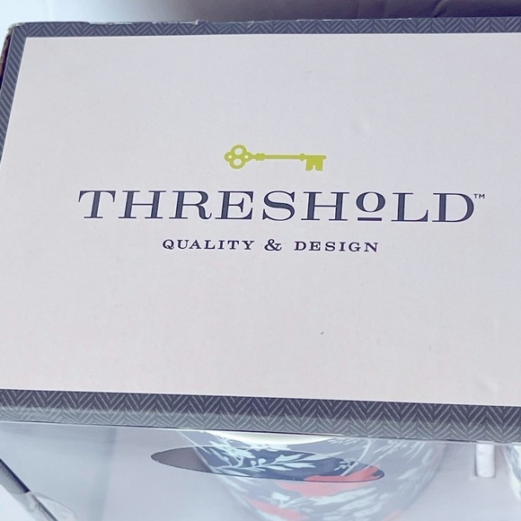 NEW in Box 2 Pack Mugs Proud Grandma Threshold Flowers Gift Grandmother - Picture 9 of 9